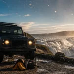 Road trip cercle d’or islande près de Gullfoss, 4x4 et chute d’eau