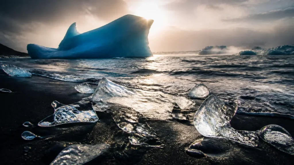 Photo Jökulsárlón : lagune glaciaire, icebergs et sable noir