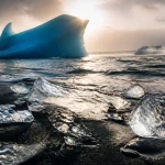 Photo Jökulsárlón : lagune glaciaire, icebergs et sable noir