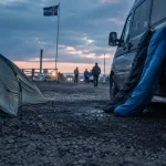 Camping hella islande : tente et camper van près de la Route 1