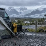 Camping skaftafell islande : tentes et campervan sur aire de camping