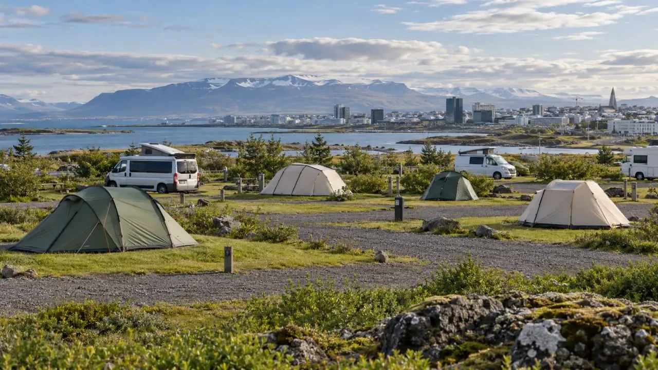 Camping Islande Reykjavik dans un environnement urbain proche du centre-ville