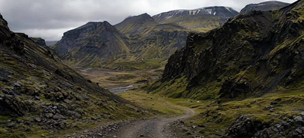 Pakgil camping Islande dans une gorge sauvage près de Vík