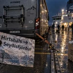 Ferry Islande camping car : camping-car sur le pont vers Seyðisfjörður