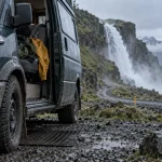 Voyage en Islande en autonomie : van sur route gravel, pluie et cascade floue